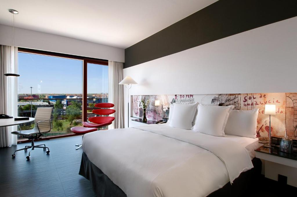 Hotels in Madrid with chargers for electric cars