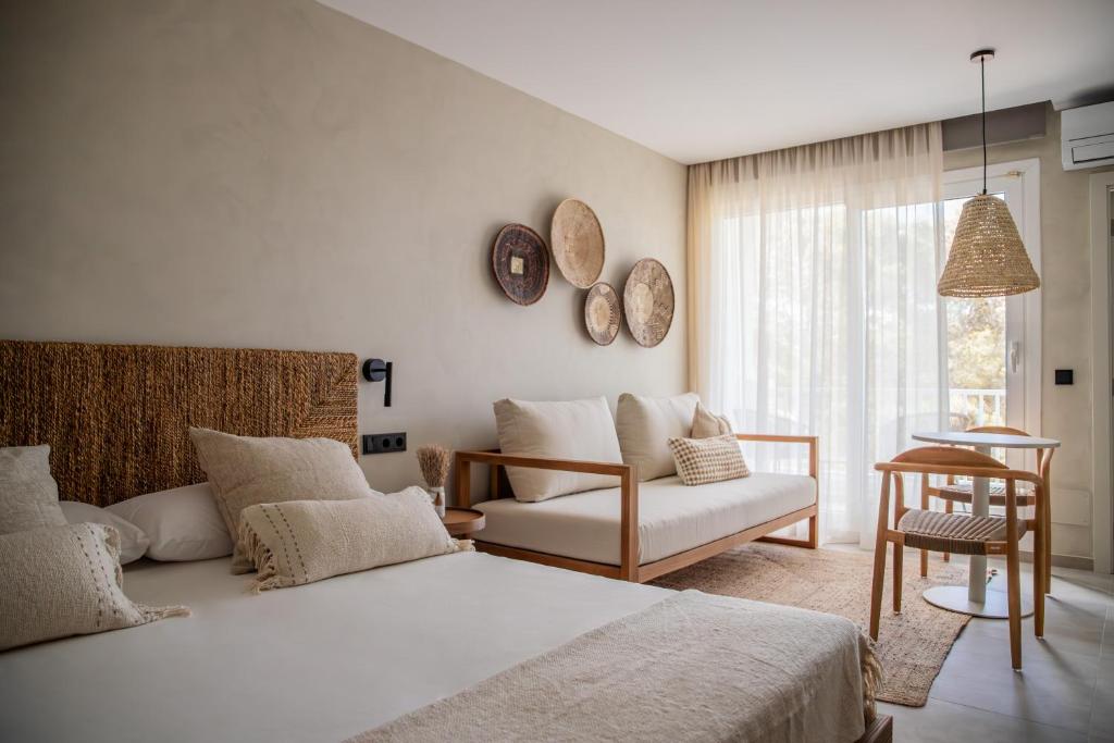 Hotel a Sant Ferran De Ses Roques con caricabatterie per auto elettriche