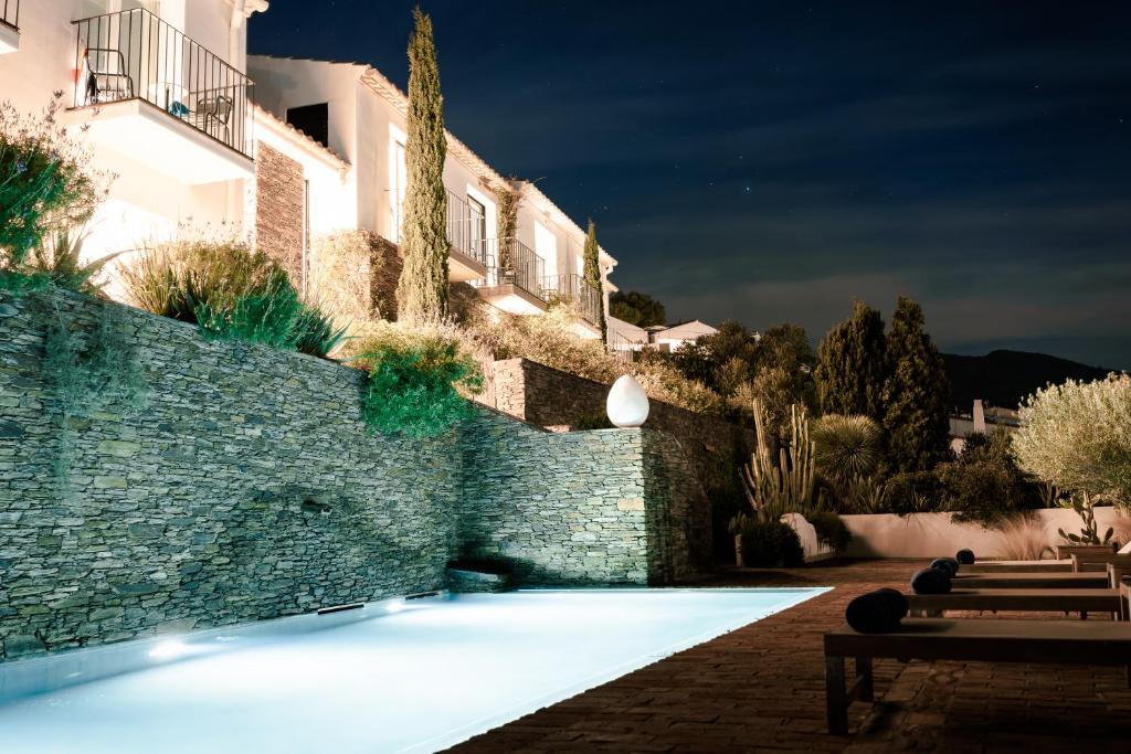 Hotel a Portlligat con caricabatterie per auto elettriche