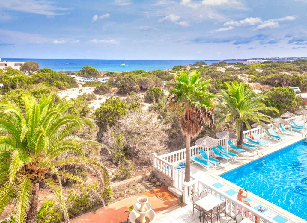 Hotel a Sant Francesc De Formentera con caricabatterie per auto elettriche