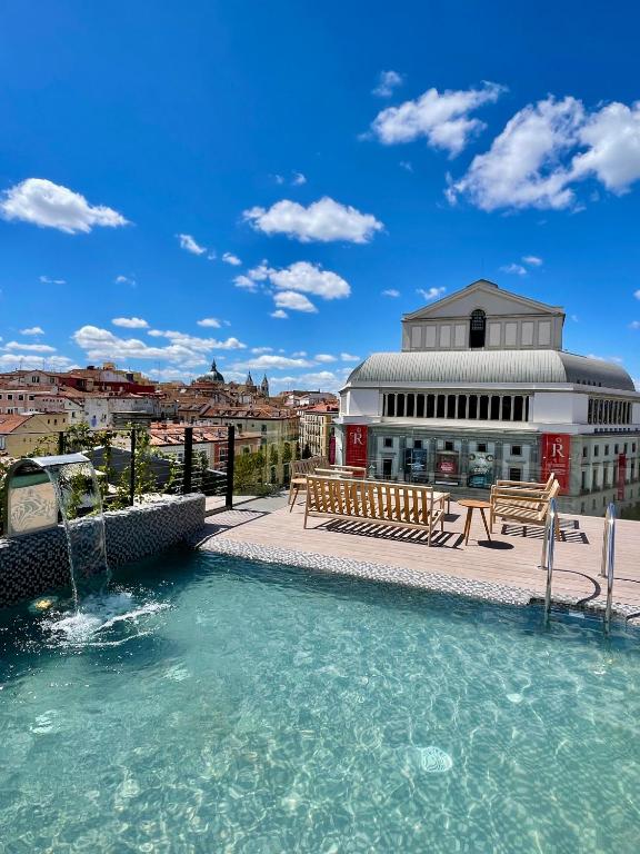 Hotels in Madrid with chargers for electric cars