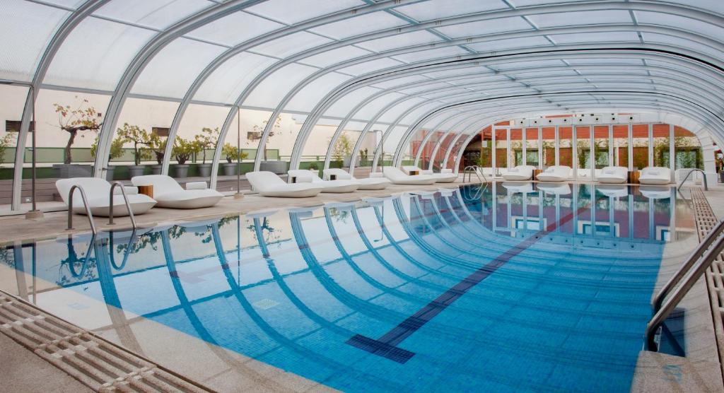 Hotels in Madrid with chargers for electric cars