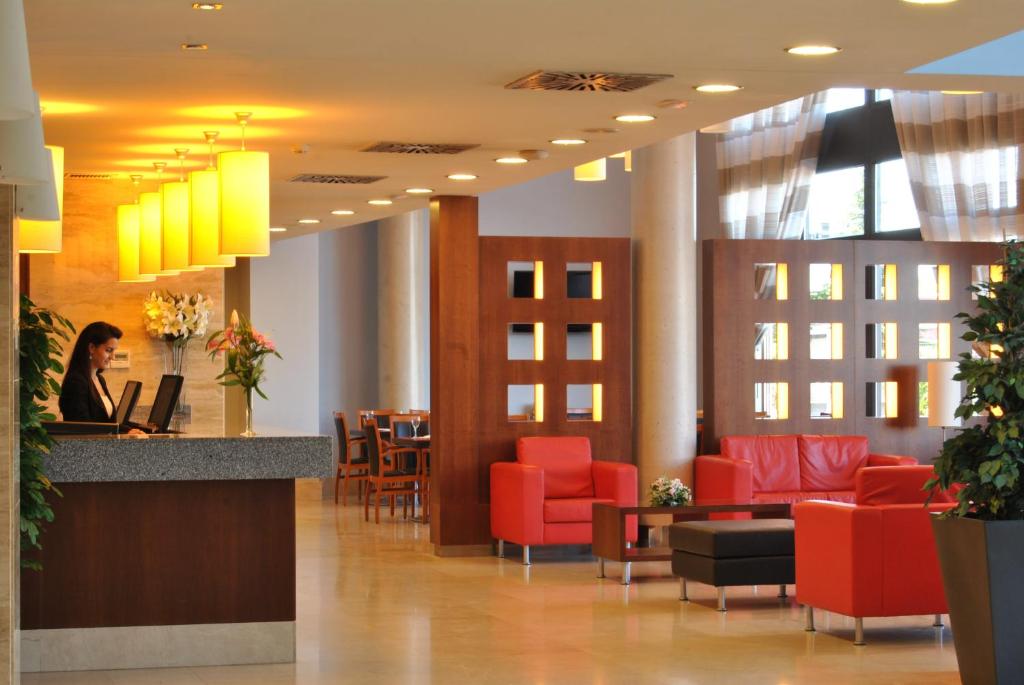 Hotels a Torrejon De Ardoz amb carregadors per a cotxes elèctrics
