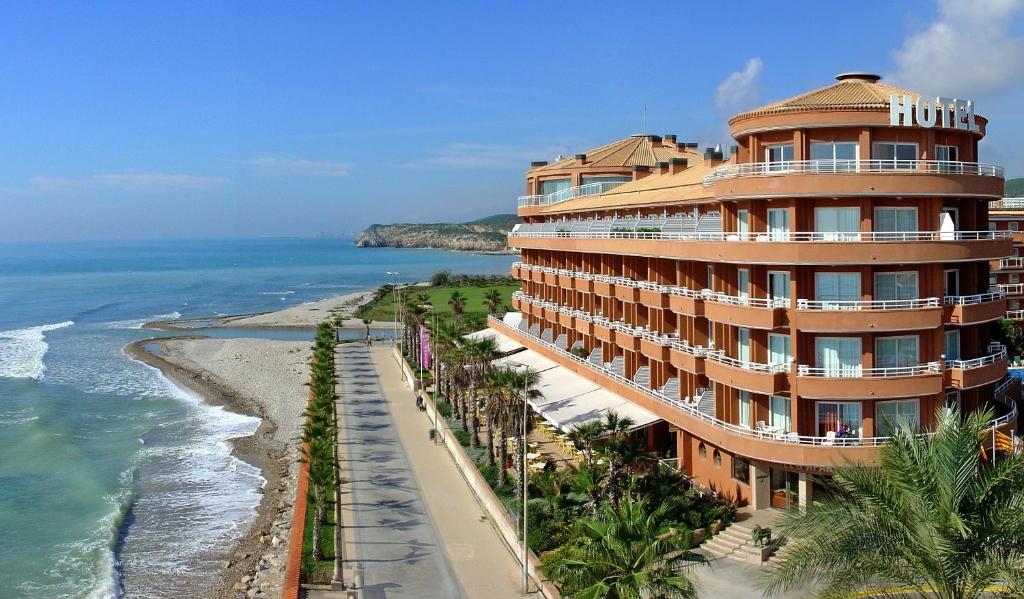Hotel a Sitges con caricabatterie per auto elettriche