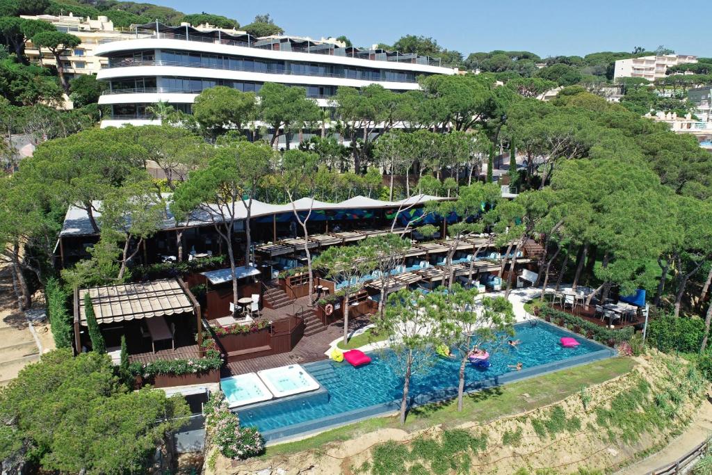 Hotel a Sant Feliu De Guixols con caricabatterie per auto elettriche