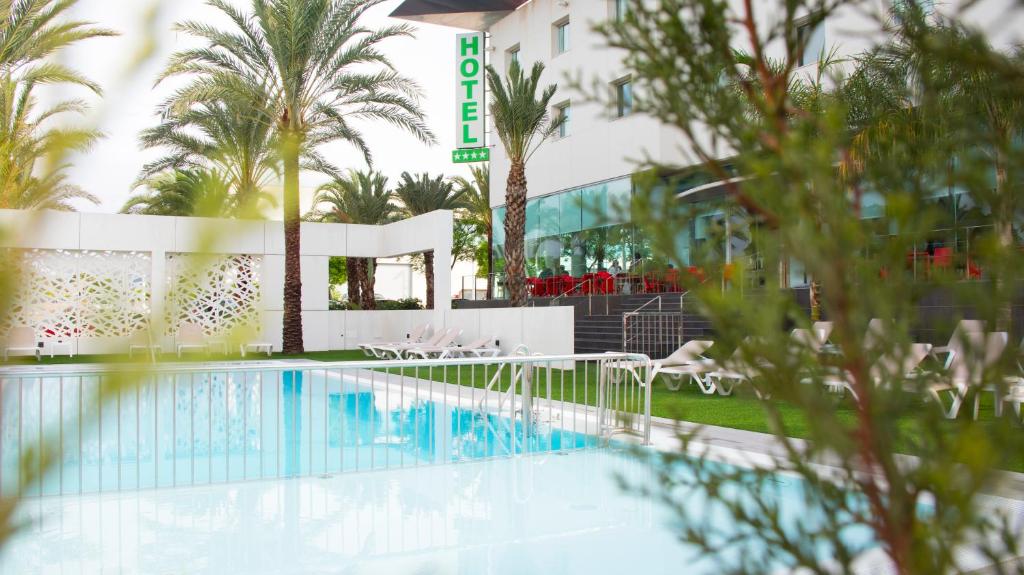 Hotel a Elx con caricabatterie per auto elettriche