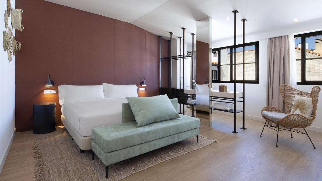 Hotels in Madrid with chargers for electric cars