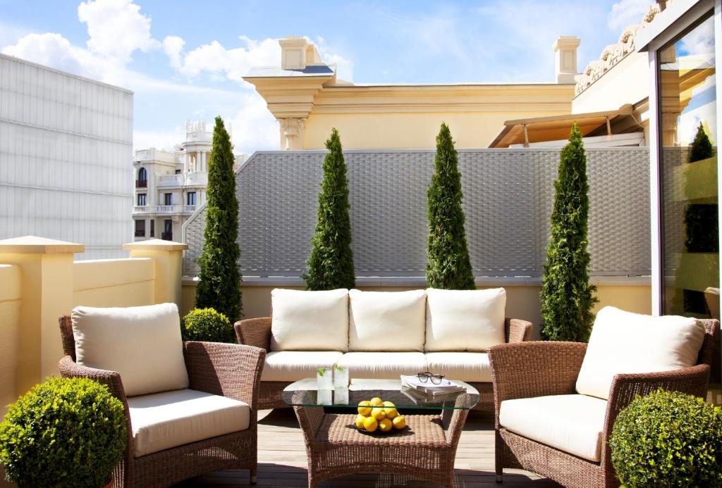 Hotels in Madrid with chargers for electric cars