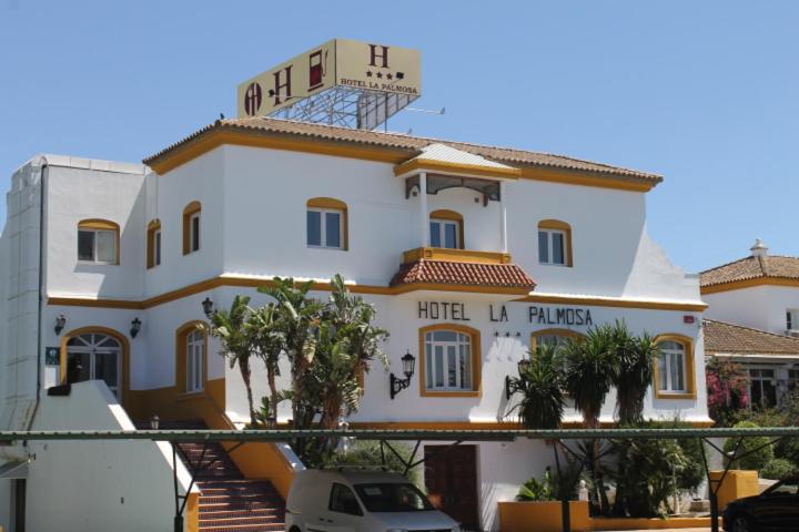 Hotel a El Picacho con caricabatterie per auto elettriche