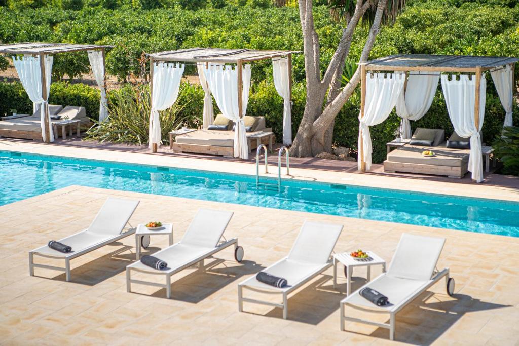 Hotel a Urbanitzacio Roca Llisa con caricabatterie per auto elettriche