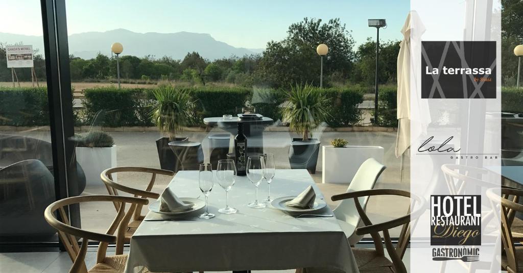 Hotel a Santa Barbara con caricabatterie per auto elettriche
