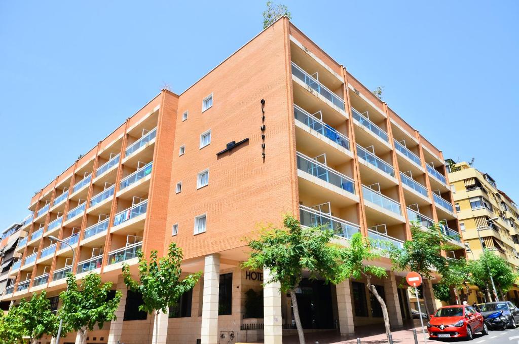 Hotel a Benidorm con caricabatterie per auto elettriche