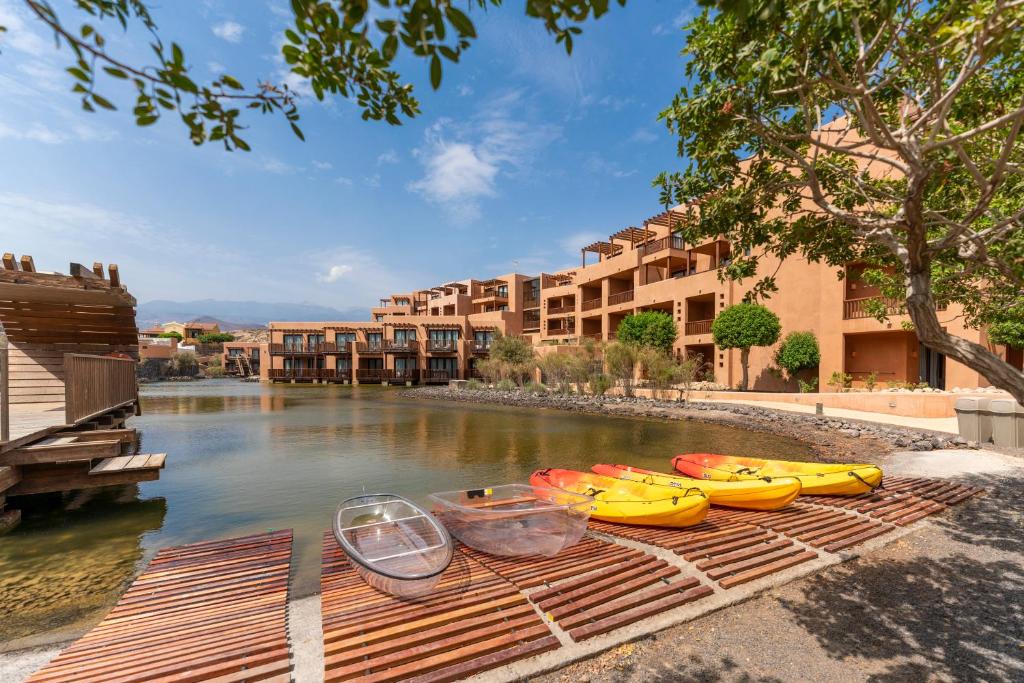 Hotel a El Guincho con caricabatterie per auto elettriche