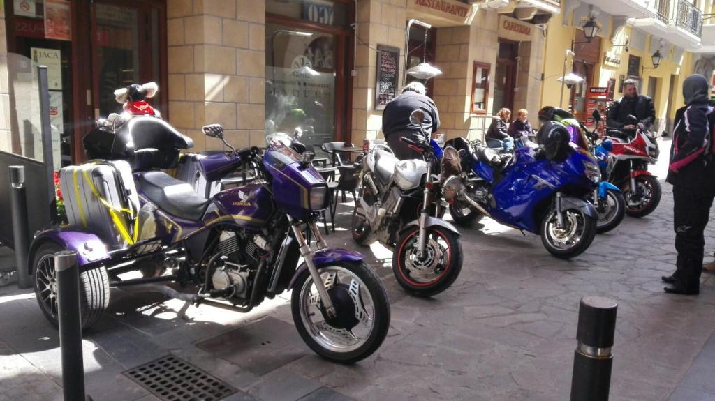 Hotel a Jaca con caricabatterie per auto elettriche