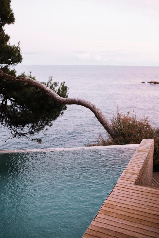 Hotel a Platja Sa Tuna con caricabatterie per auto elettriche