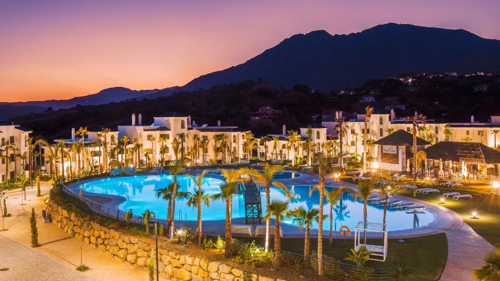 Hotel a Loma Del Monte con caricabatterie per auto elettriche