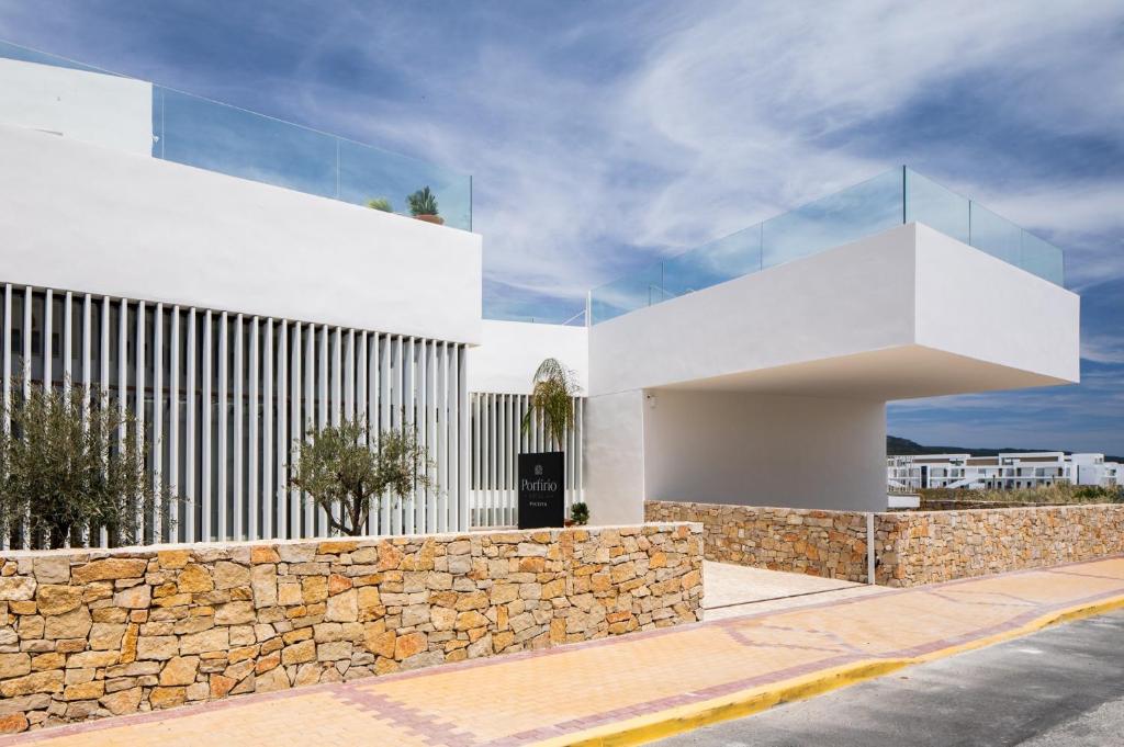 Hotel a La Zarzuela con caricabatterie per auto elettriche