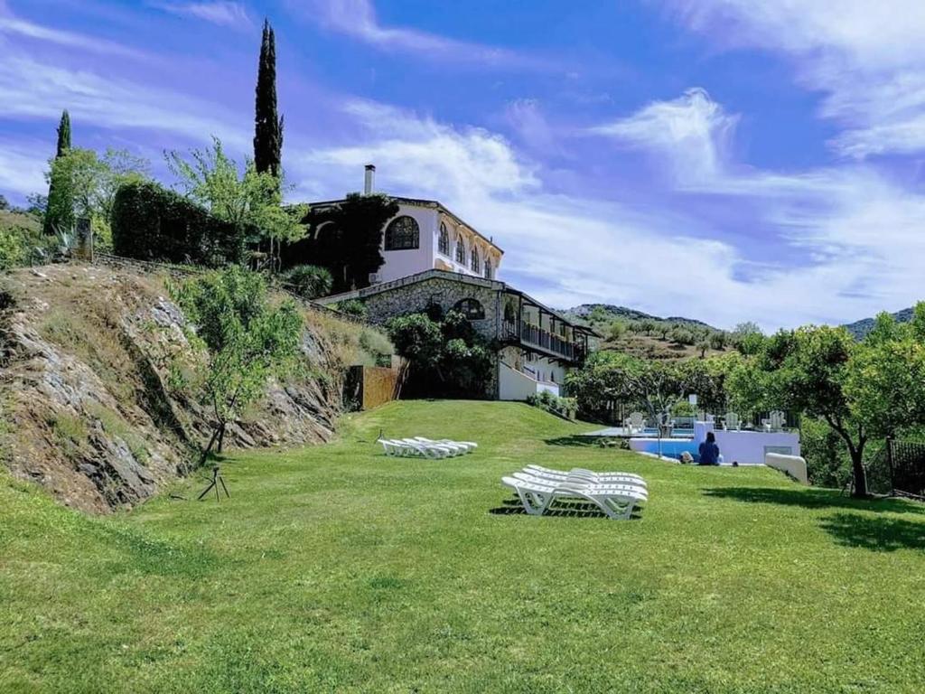 Hotel a Hinojosa De Duero con caricabatterie per auto elettriche