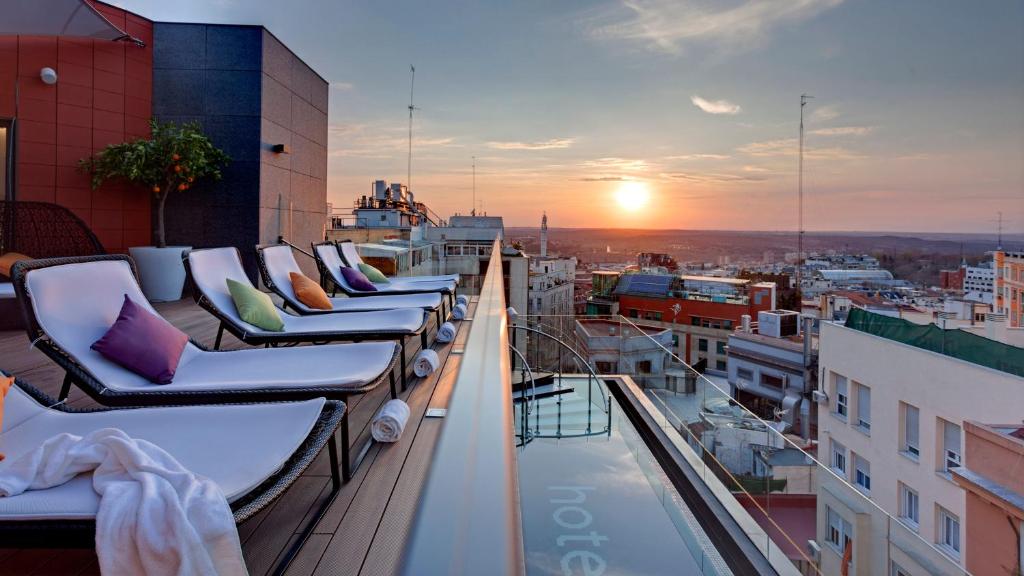 Hotels in Madrid with chargers for electric cars