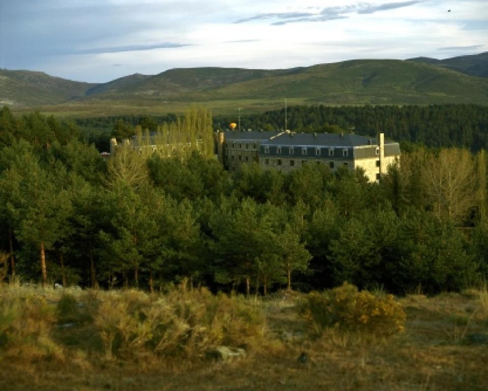 Hotel a Navarredonda De Gredos con caricabatterie per auto elettriche