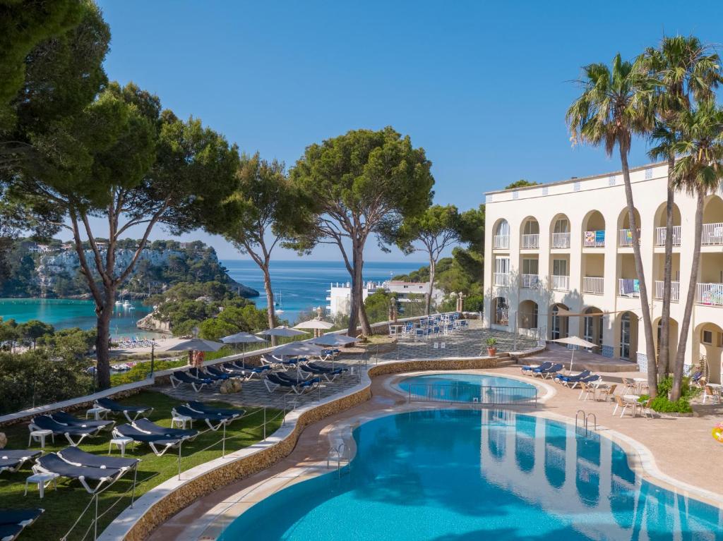Hotel a Ferreries con caricabatterie per auto elettriche