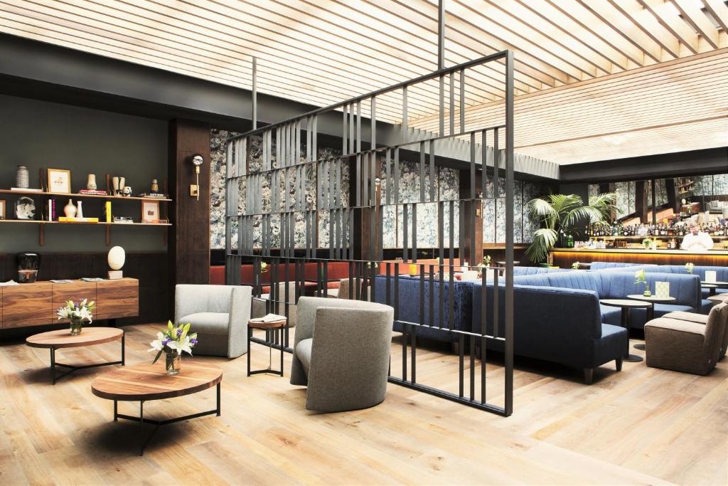 Hotels in Madrid with chargers for electric cars