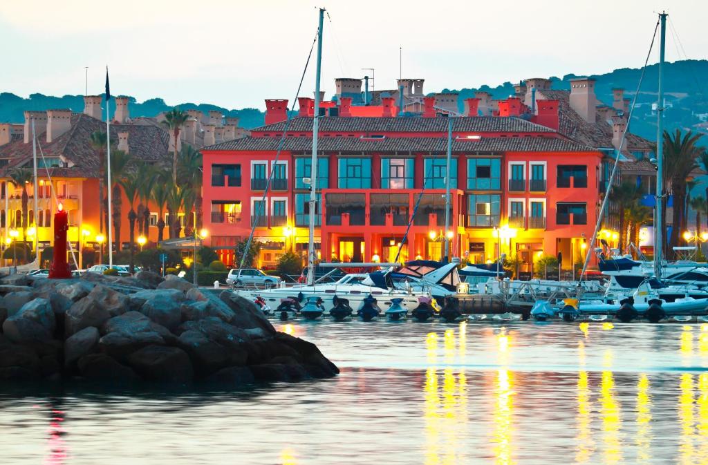 Hotel a Sotogrande con caricabatterie per auto elettriche
