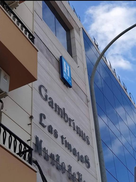 Hotel a La Zarza con caricabatterie per auto elettriche