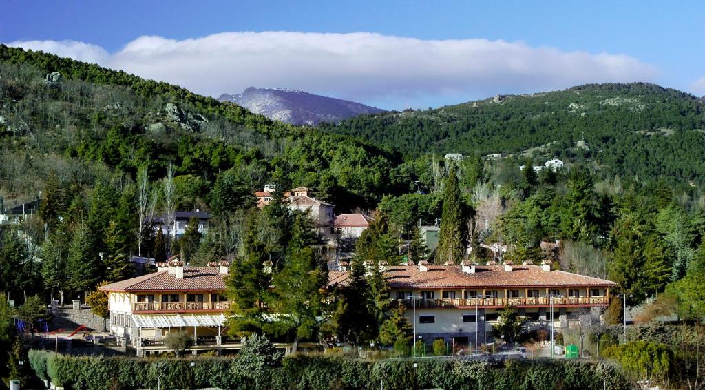 Hotels a Pueblo Navacerrada amb carregadors per a cotxes elèctrics