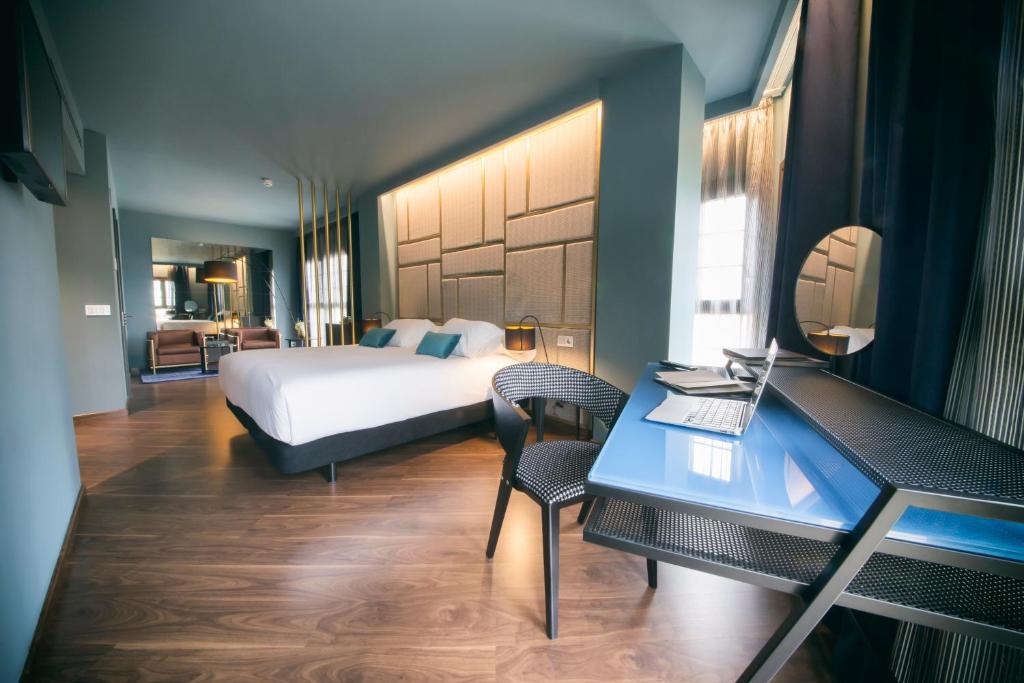 Hotel a Pamplona con caricabatterie per auto elettriche