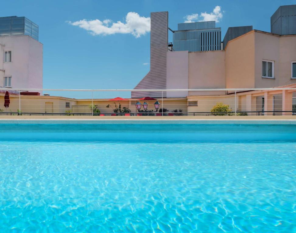 Hotels in Madrid with chargers for electric cars