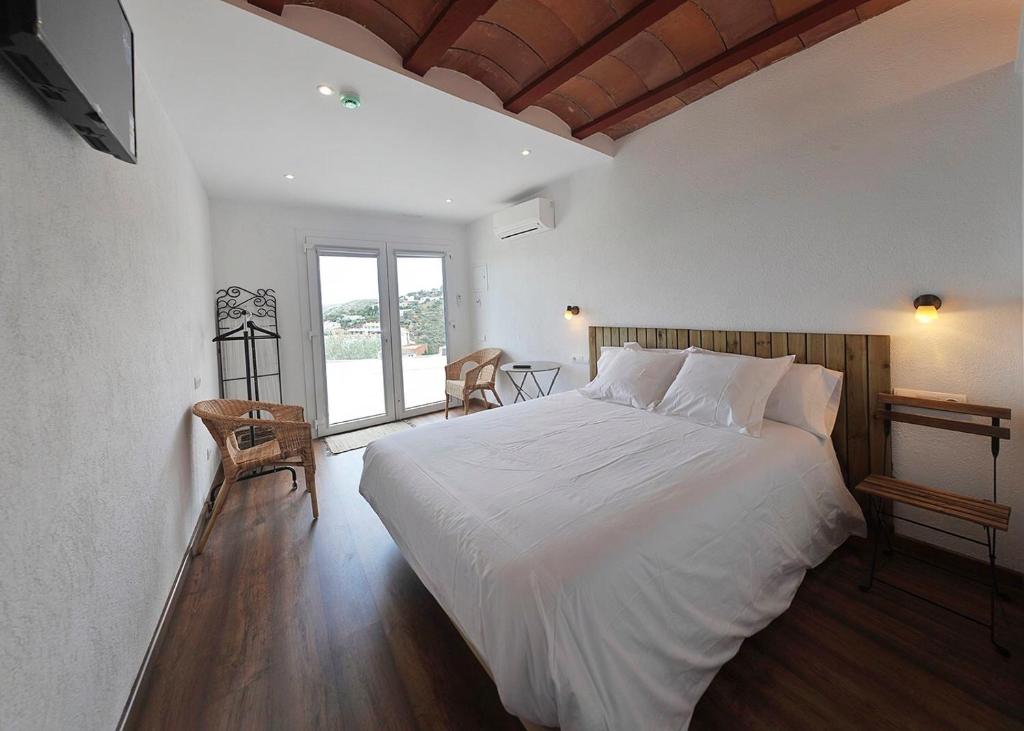 Hotel a Portlligat con caricabatterie per auto elettriche