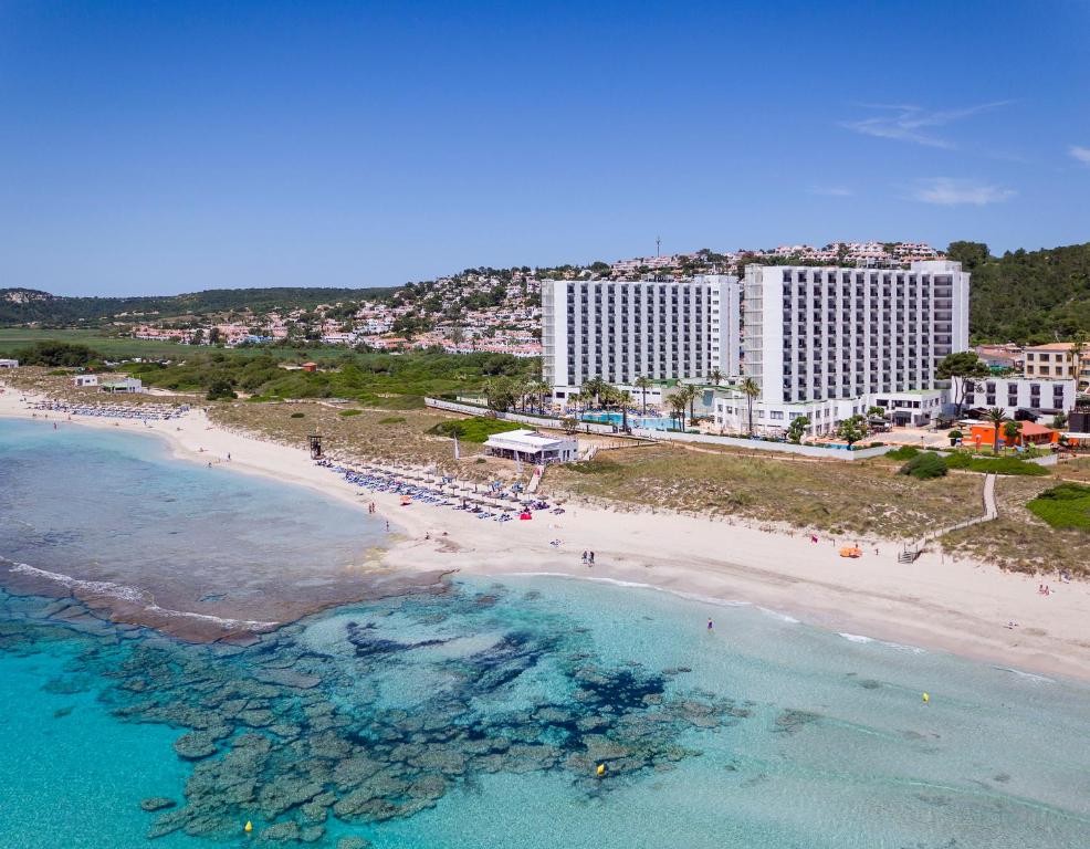 Hotel a Urbanitzacio Torre Soli Nou con caricabatterie per auto elettriche