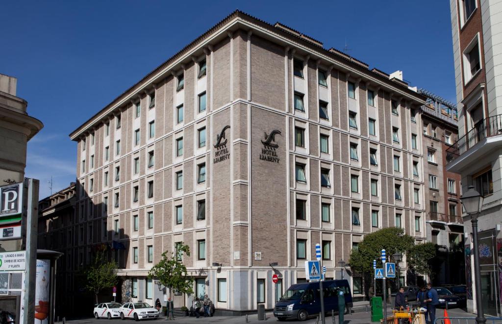 Hotels in Madrid with chargers for electric cars