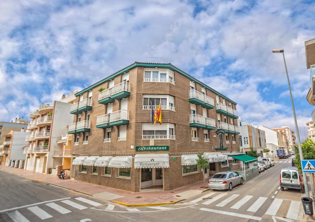 Hoteles en VinarÒs con cargadores para coches eléctricos