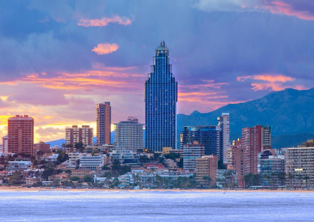 Hotel a Benidorm con caricabatterie per auto elettriche