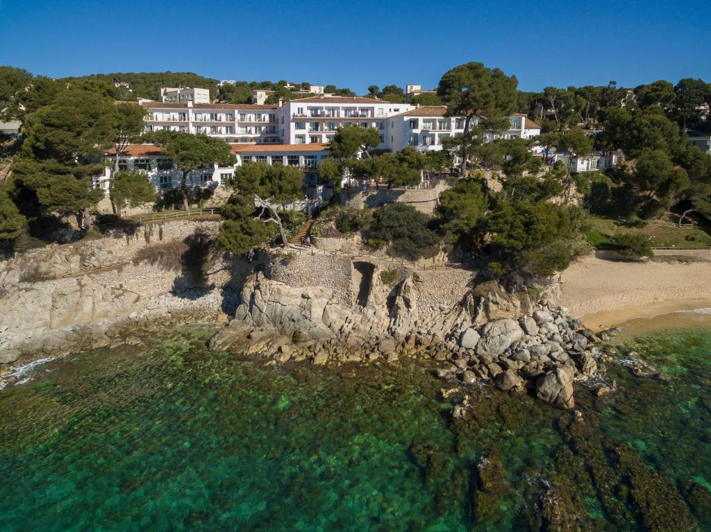 Hotel a Platja D'aro con caricabatterie per auto elettriche