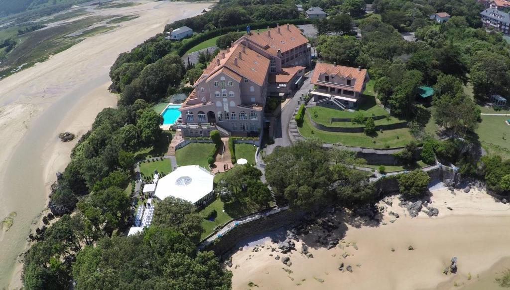 Hotel a Isla Playa con caricabatterie per auto elettriche