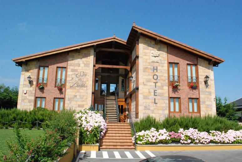 Hotel a Pedreña con caricabatterie per auto elettriche