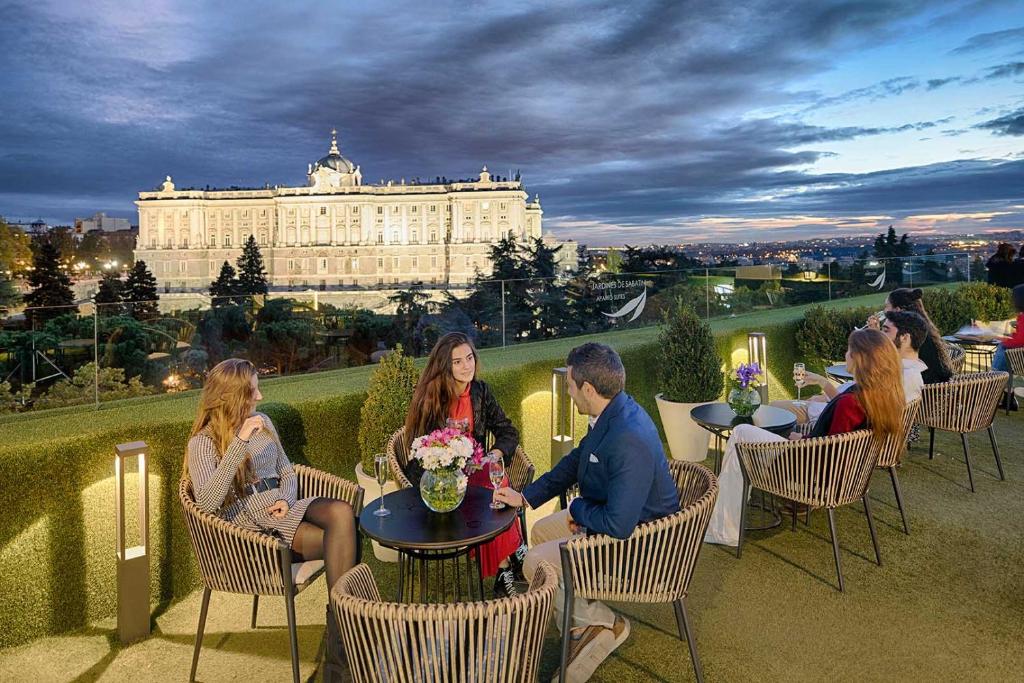 Hotels in Madrid with chargers for electric cars