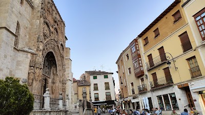 Hotel a Aranda De Duero con caricabatterie per auto elettriche