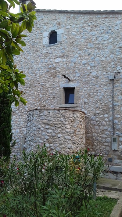 Hotel a Avinyonet De Puigventos con caricabatterie per auto elettriche