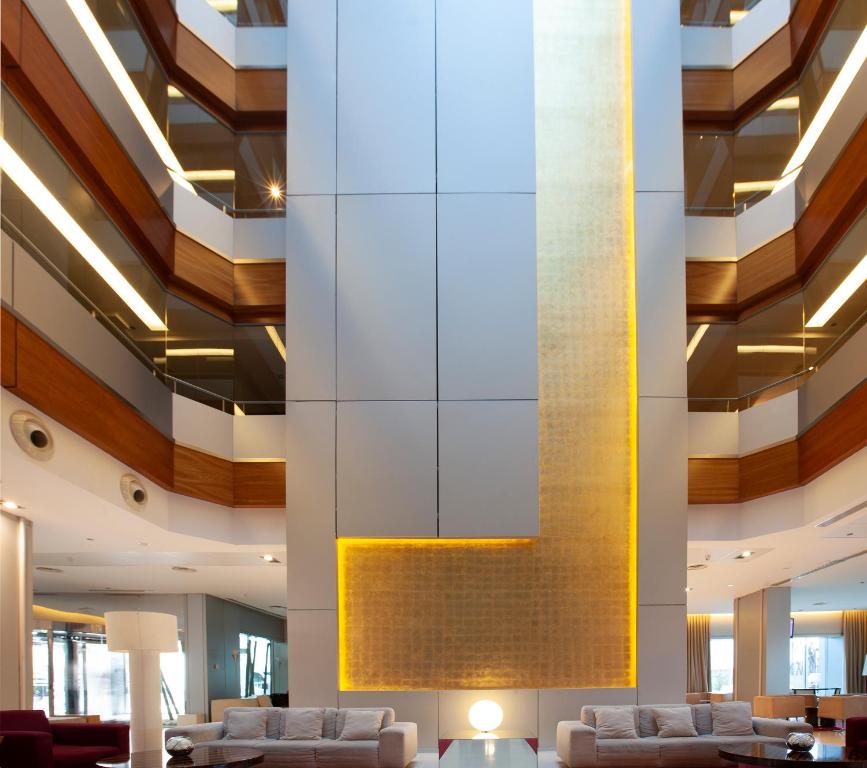 Hotels in Madrid with chargers for electric cars
