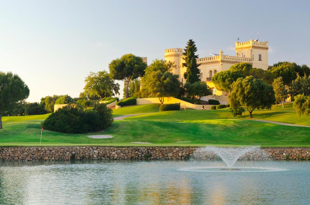 Hotel a Jerez De La Frontera con caricabatterie per auto elettriche