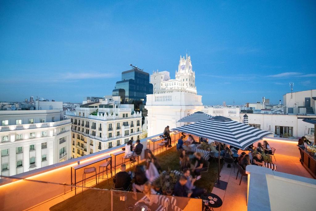 Hotels in Madrid with chargers for electric cars