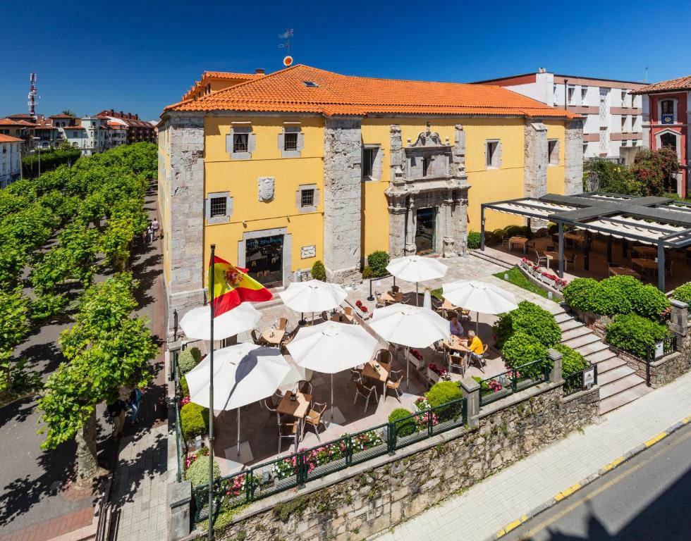 Hotel a Llanes con caricabatterie per auto elettriche