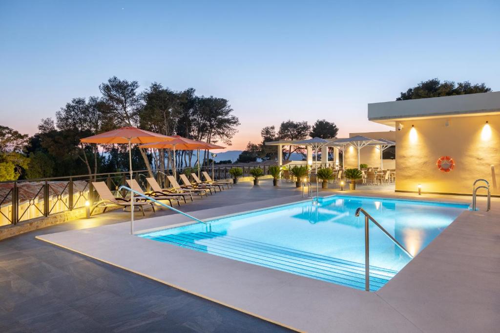 Hotel a San Roque con caricabatterie per auto elettriche