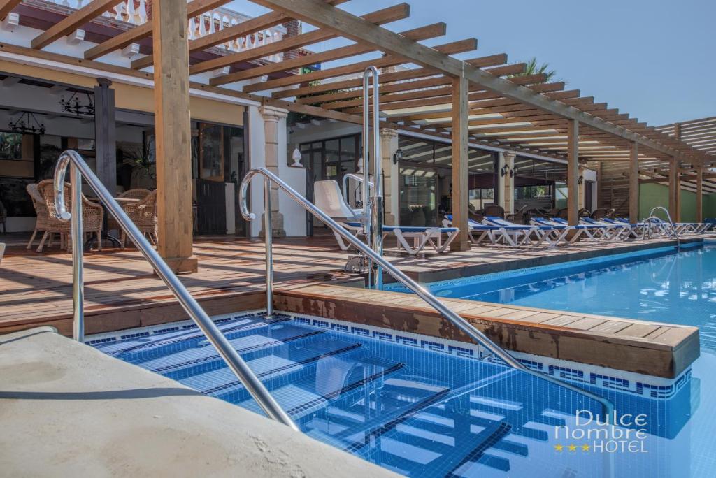 Hotel a Los Zorrillos con caricabatterie per auto elettriche
