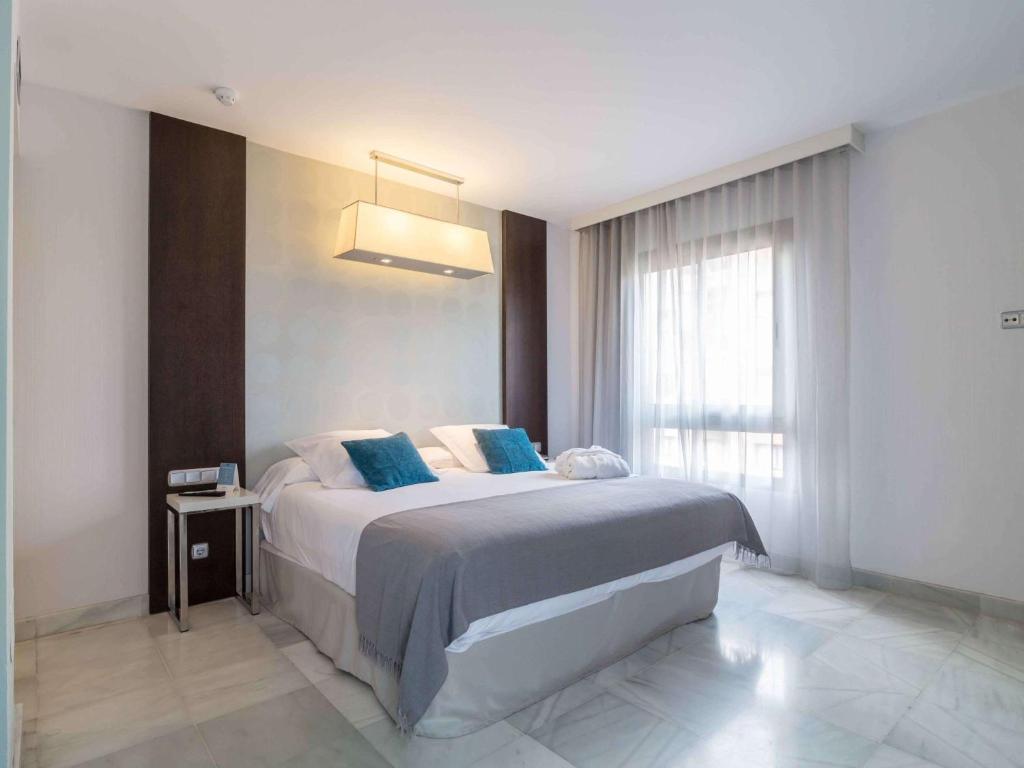 Hotel a Algeciras con caricabatterie per auto elettriche