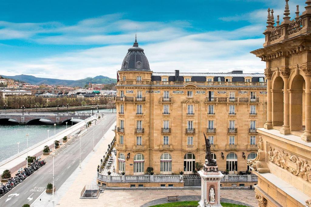 Hotel a Donostia  con caricabatterie per auto elettriche